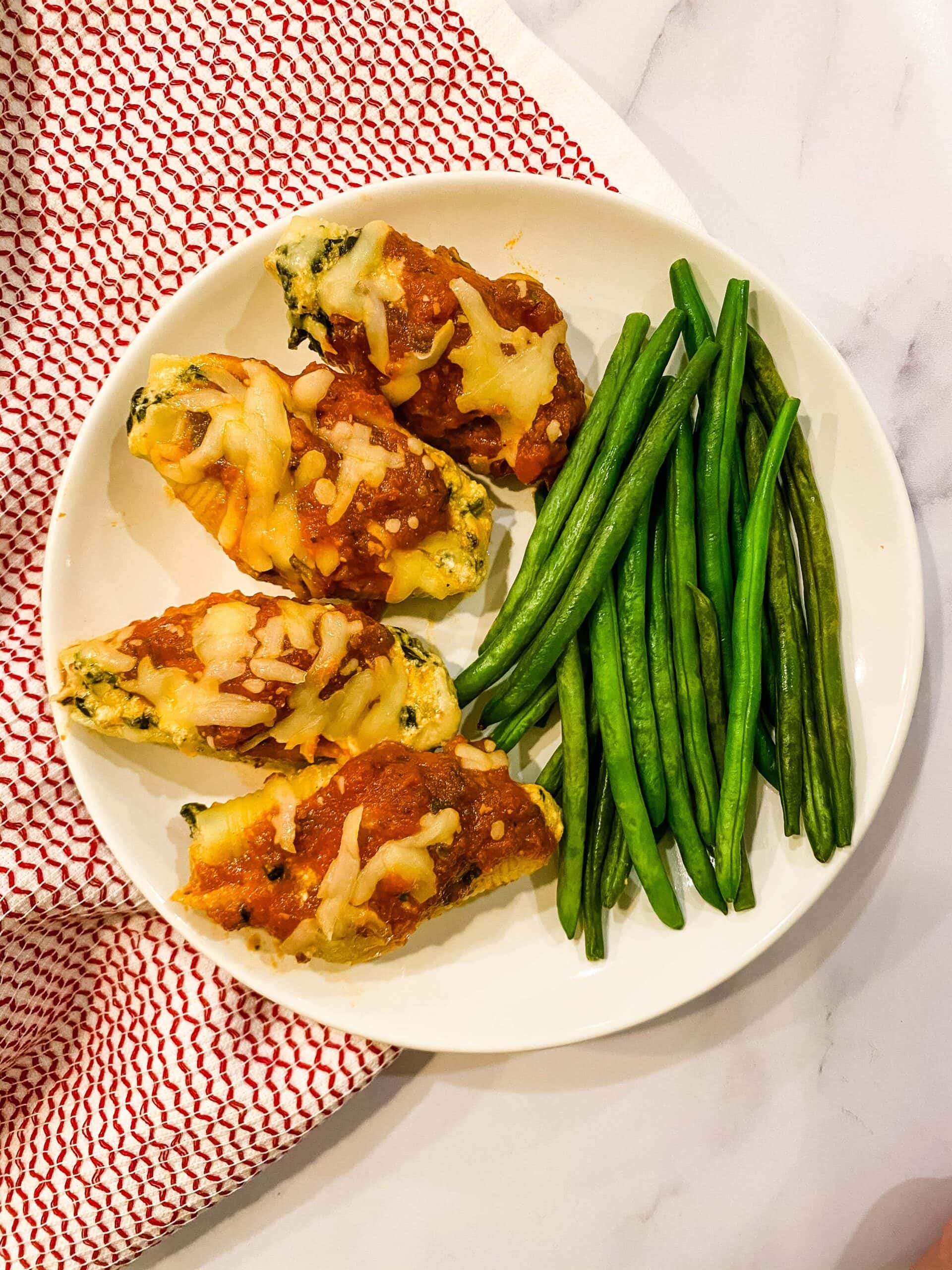 Spinach, Tomato, And Onion Stuffed Shells